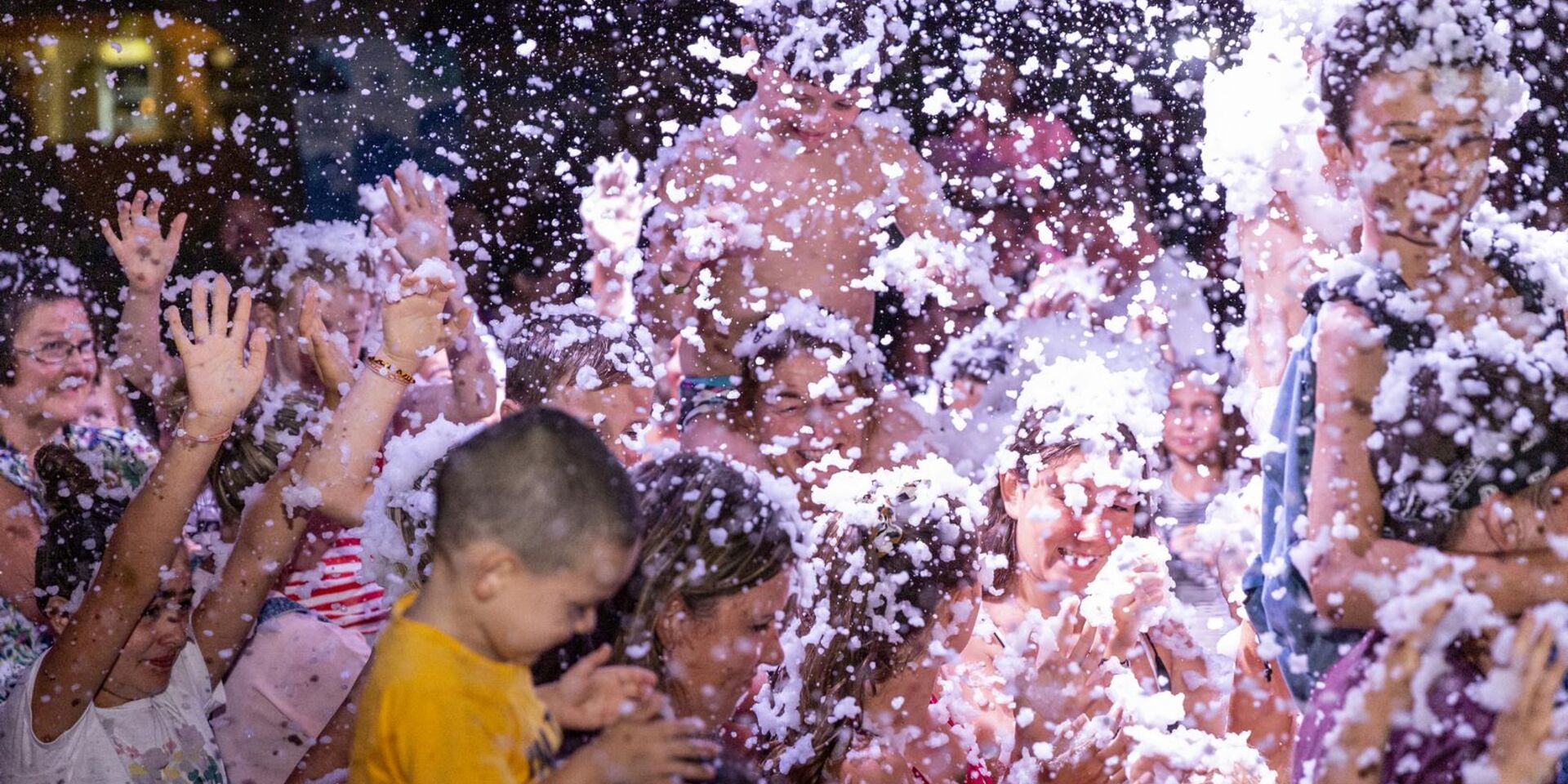 Foam party - Kids entertainment - French campsite