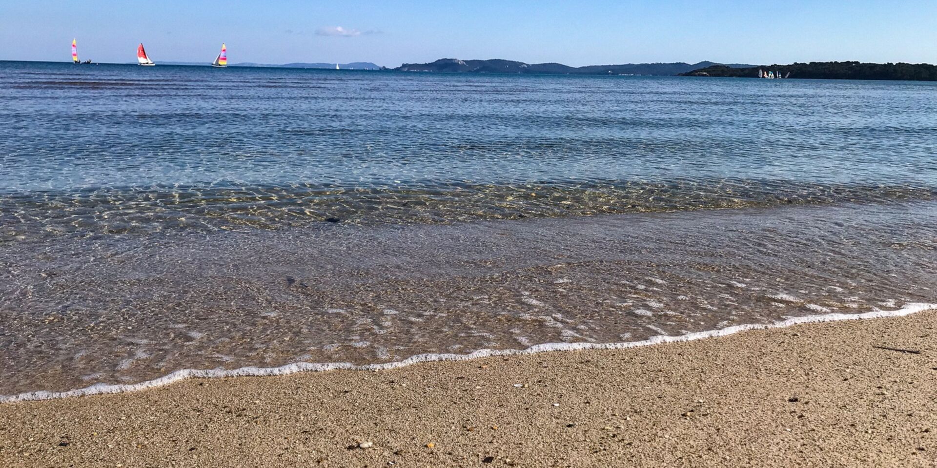 Water sports and sailing seaside campsite Plage Bergerie Hyères