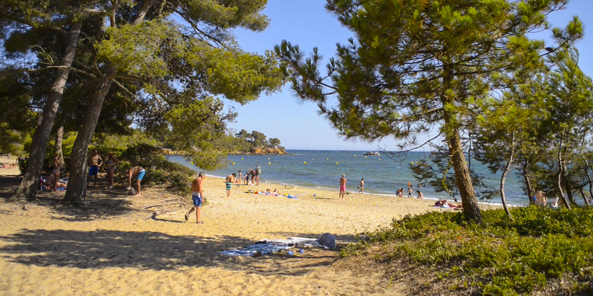 A beach in La Londe or the campsite water park?