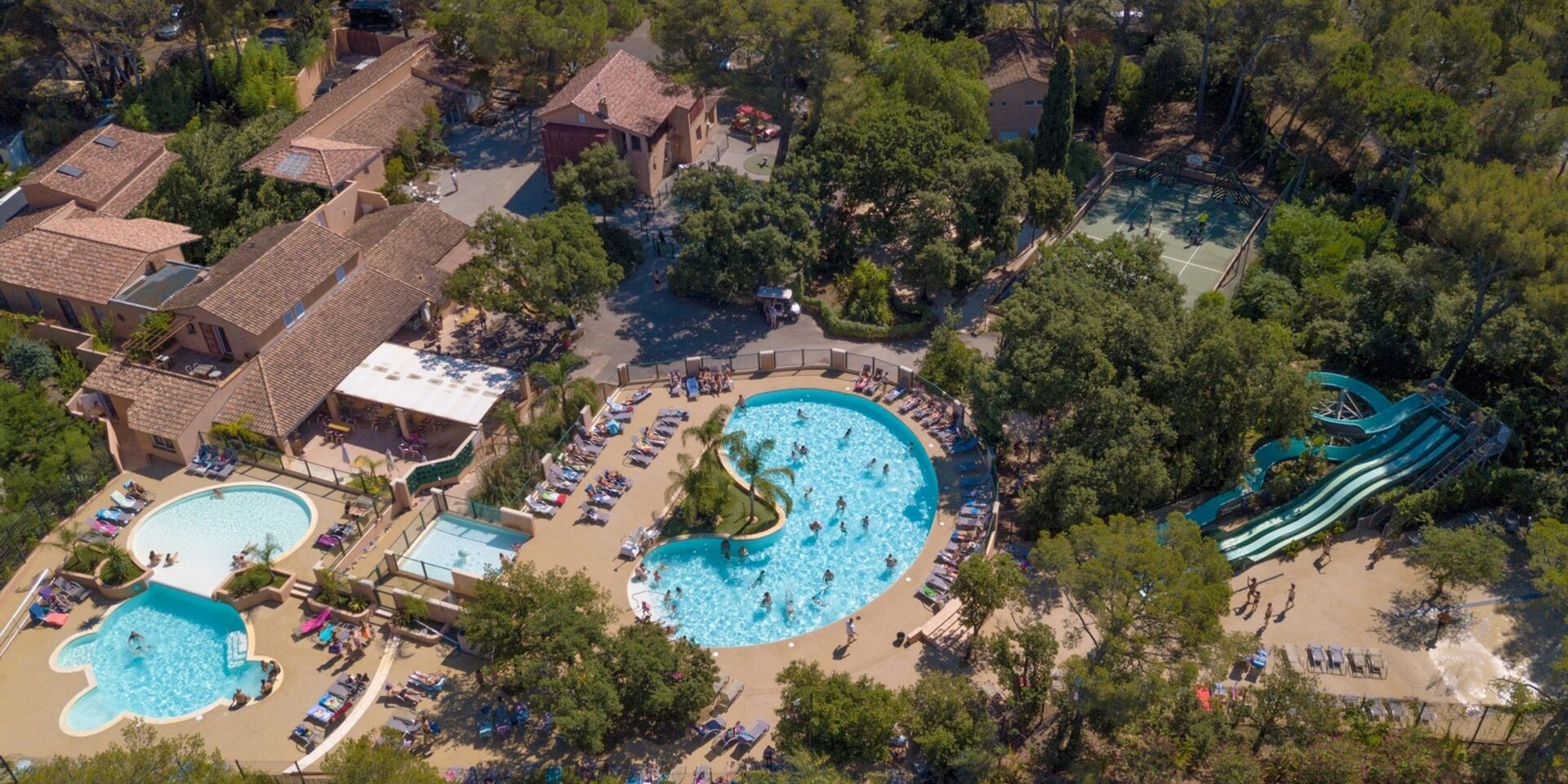 Giant water park at 4-star campsite in the Var